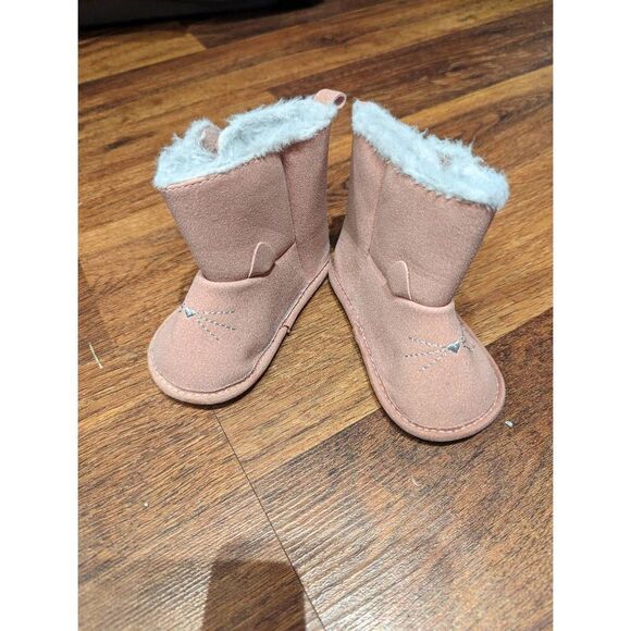 Carter's soft fur lined baby booties 3-6m - Picture 1 of 5